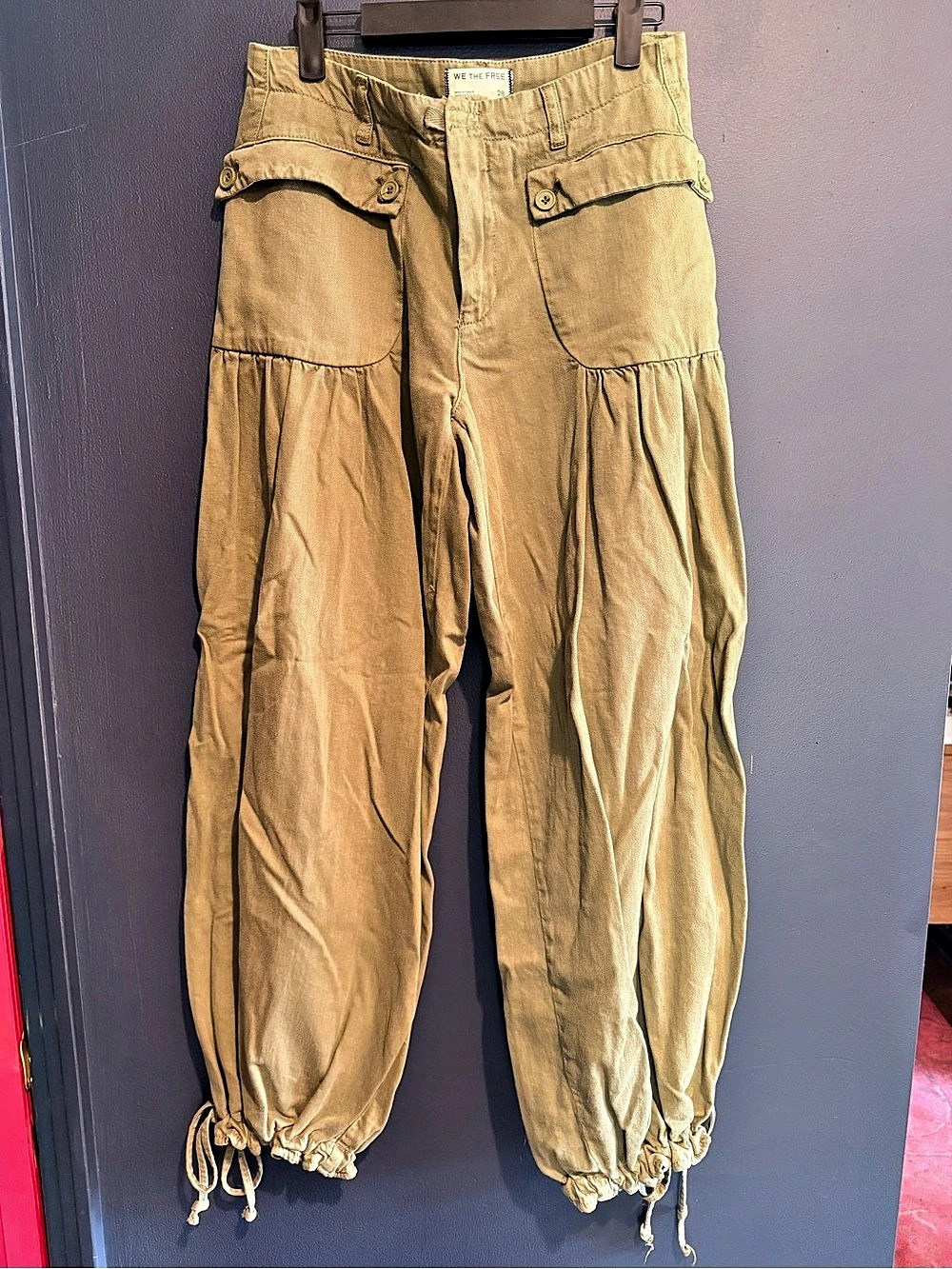 We The Free Lotus Balloon Jeans in Green Waist 28 Like New - Picture 2 of 5